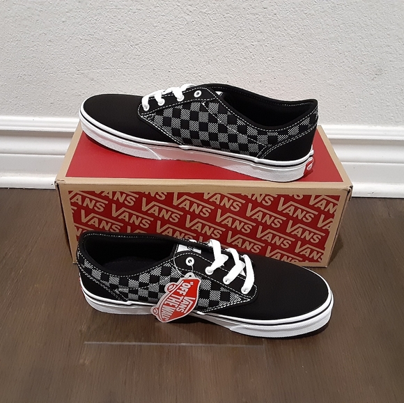 Vans - Picture 3 of 5